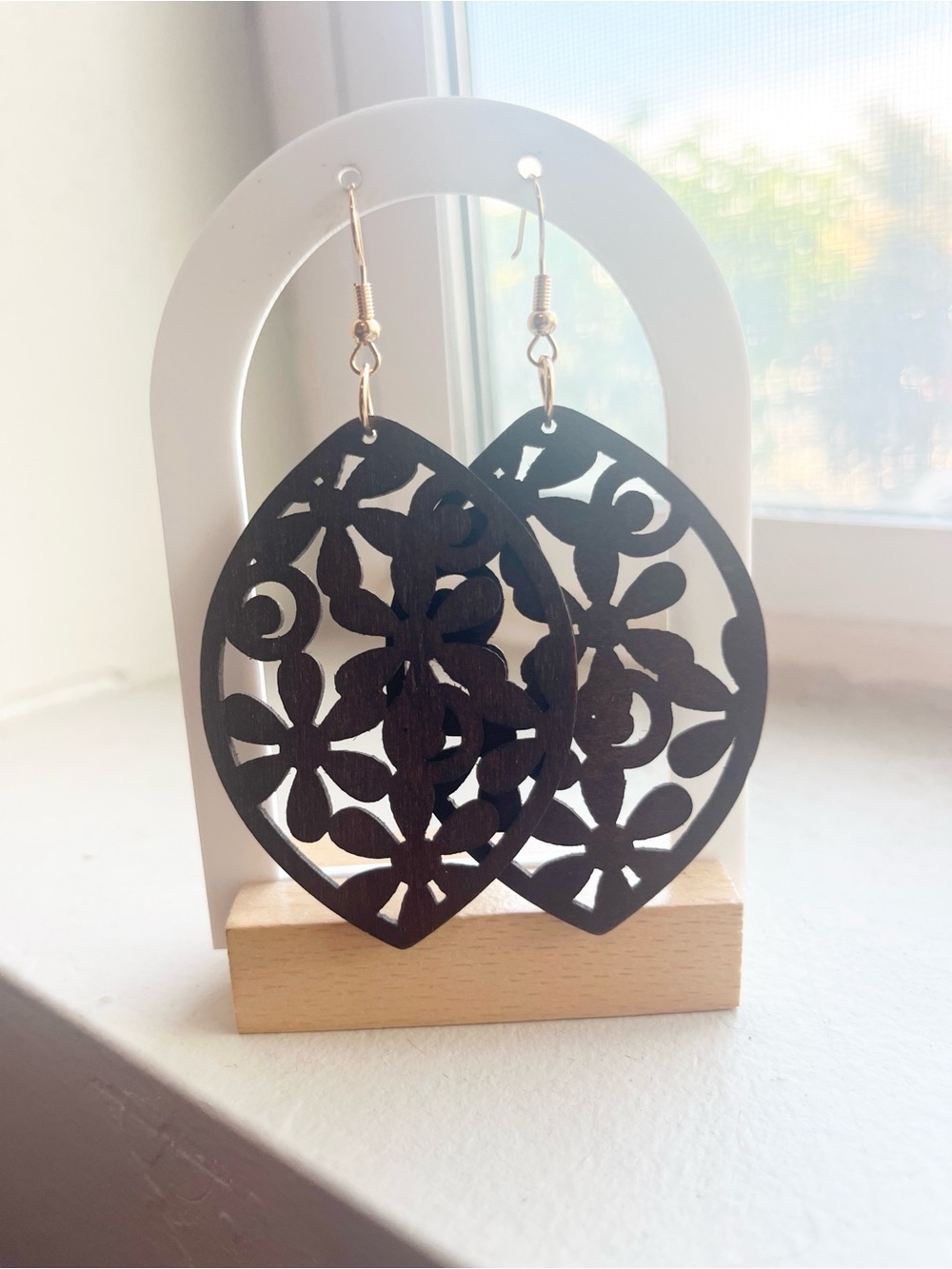Coffee brown Floral Cutout Teardrop Earrings